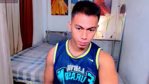 Snapshot of pinoymilker chatting on 2, 1, 2025 ethan online show from 2, 1, 2025