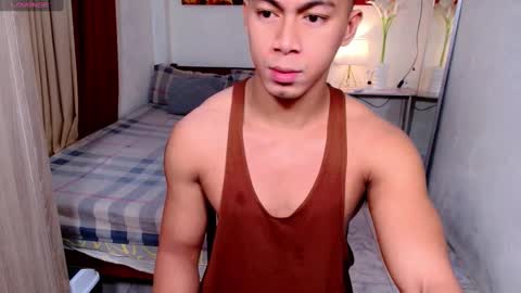 Snapshot of pinoymilker chatting on 4, 1, 2025 ethan online show from 4, 1, 2025