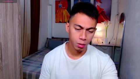 Snapshot of pinoymilker chatting on 5, 2, 2025 ethan online show from 5, 2, 2025