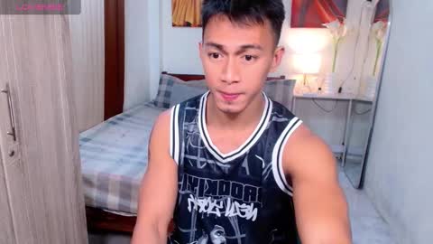 Snapshot of pinoymilker chatting on 6, 3, 2025 ethan online show from 6, 3, 2025