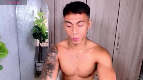 Snapshot of pinoymilker chatting on 28, 9, 2025 ethan online show from 28, 9, 2025