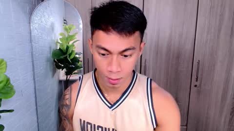 Snapshot of pinoymilker chatting on 27, 10, 2025 ethan online show from 27, 10, 2025