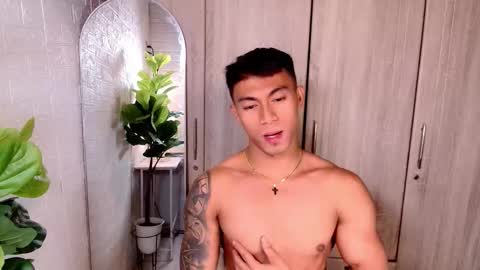 Snapshot of pinoymilker chatting on 4, 11, 2025 ethan online show from 4, 11, 2025