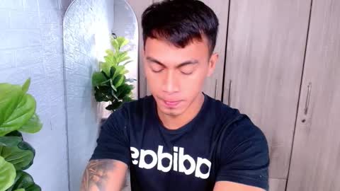 Snapshot of pinoymilker chatting on 15, 11, 2025 ethan online show from 15, 11, 2025