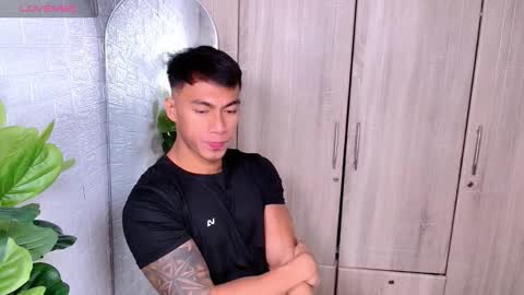 Snapshot of pinoymilker chatting on 18, 11, 2025 ethan online show from 18, 11, 2025