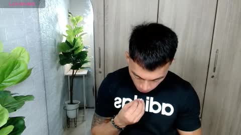 Snapshot of pinoymilker chatting on 1, 12, 2025 ethan online show from 1, 12, 2025