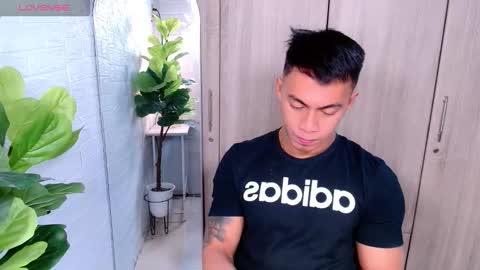 Snapshot of pinoymilker chatting on 2, 12, 2025 ethan online show from 2, 12, 2025