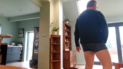 piphwyl online show from 20, 2, 2025