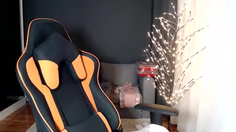 Snapshot of piscesgirl06 chatting on 10, 12, 2024 piscesgirl06 online show from 10, 12, 2024