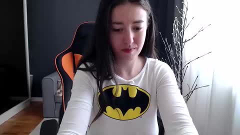 piscesgirl06 online show from 16, 4, 2026