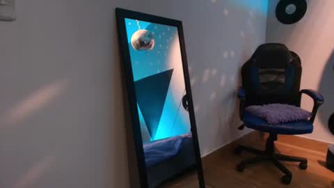 Snapshot of pistachx chatting on 16, 12, 2025 Dani online show from 16, 12, 2025