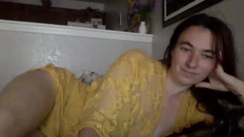 Snapshot of pixie_bella chatting on 24, 10, 2025 pixie_bella online show from 24, 10, 2025