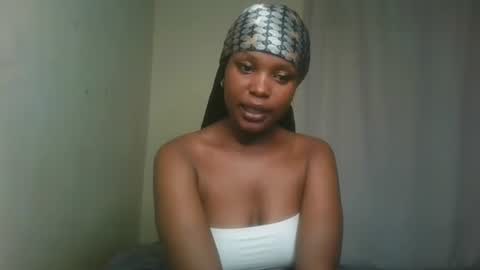 Snapshot of pixie_roman chatting on 3, 12, 2024 Majesty online show from 3, 12, 2024