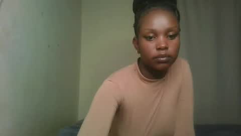 Snapshot of pixie_roman chatting on 5, 12, 2024 Majesty online show from 5, 12, 2024