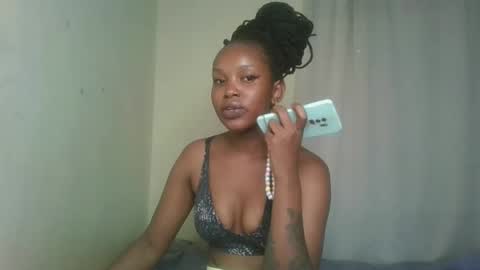 Snapshot of pixie_roman chatting on 9, 12, 2024 Majesty online show from 9, 12, 2024