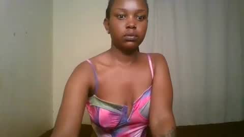 Snapshot of pixie_roman chatting on 5, 2, 2025 Majesty online show from 5, 2, 2025