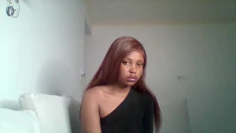 Snapshot of pixie_roman chatting on 2, 11, 2025 Majesty online show from 2, 11, 2025