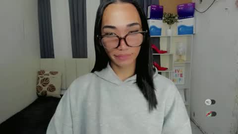 pixiedoll_ online show from 21, 12, 2025