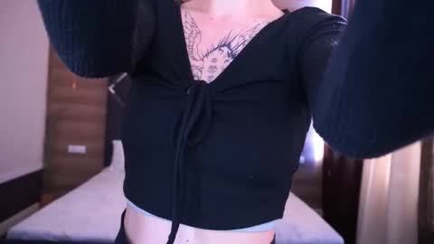 pixiepeachh online show from 26, 9, 2025