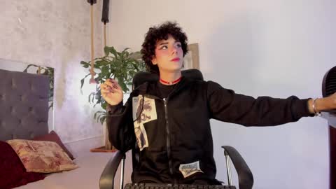 Snapshot of pixy_20 chatting on 5, 1, 2025 cris online show from 5, 1, 2025