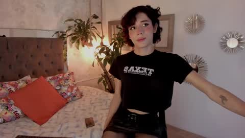 Snapshot of pixy_20 chatting on 5, 2, 2025 cris online show from 5, 2, 2025