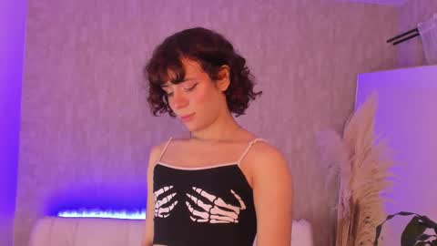 Snapshot of pixy_20 chatting on 19, 9, 2025 cris online show from 19, 9, 2025