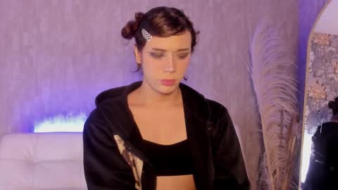 Snapshot of pixy_20 chatting on 18, 11, 2025 cris online show from 18, 11, 2025