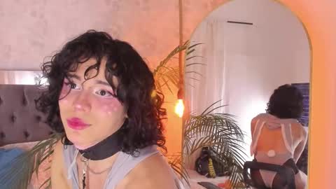 Snapshot of pixy_20 chatting on 28, 11, 2025 cris online show from 28, 11, 2025