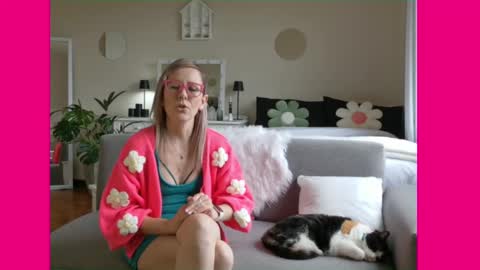 Lynn online show from 21, 2, 2025