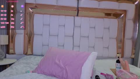 Snapshot of playfulcurvymommy chatting on 21, 9, 2025 Scarlett online show from 21, 9, 2025