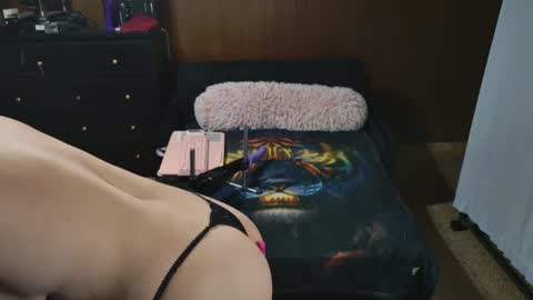 Snapshot of playfulpixxxie chatting on 13, 10, 2025 Playfulpixiee online show from 13, 10, 2025