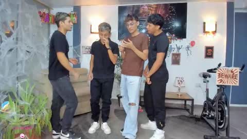 Snapshot of playhardsex chatting on 28, 10, 2025 online show from 28, 10, 2025