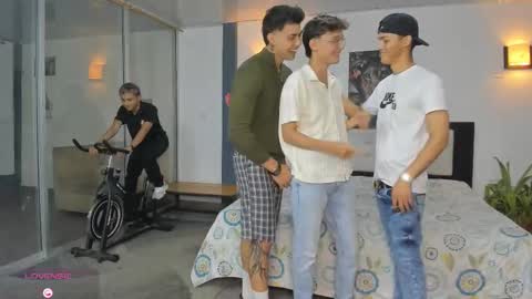 Snapshot of playhardsex chatting on 15, 11, 2025 online show from 15, 11, 2025