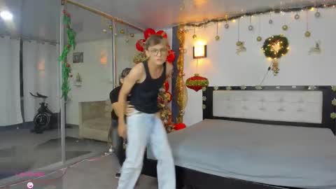 Snapshot of playhardsex chatting on 4, 12, 2025 online show from 4, 12, 2025