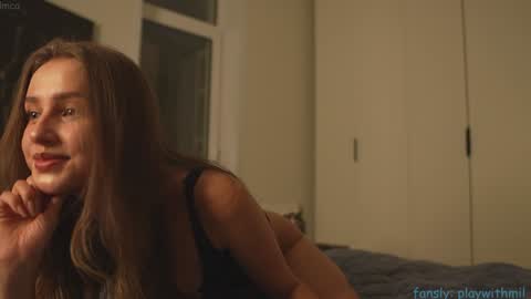 Snapshot of playwithmil chatting on 14, 12, 2025 21 y.o Mila online show from 14, 12, 2025