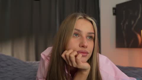 Snapshot of playwithmil chatting on 27, 2, 2026 21 y.o Mila online show from 27, 2, 2026