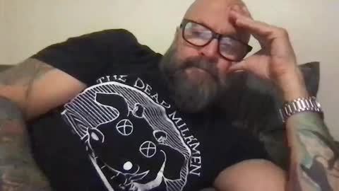 Snapshot of pleasesitonmycock chatting on 5, 1, 2025 PleaseSitOnMyCock online show from 5, 1, 2025