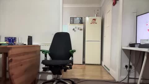 Snapshot of pleasure6887604 chatting on 20, 12, 2025 MirIsk online show from 20, 12, 2025