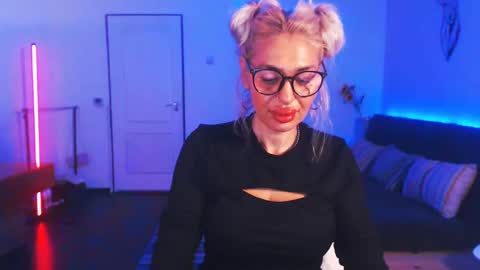 Victoria online show from 25, 12, 2024