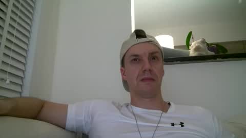 Snapshot of ploki2000 chatting on 15, 11, 2025 Kevin online show from 15, 11, 2025