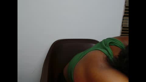 Snapshot of plumnjuicyx chatting on 22, 10, 2025 plumnjuicyx online show from 22, 10, 2025