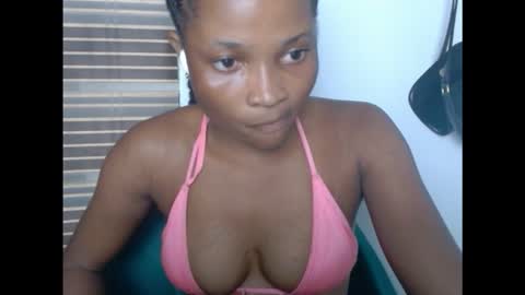 Snapshot of plumnjuicyx chatting on 17, 11, 2025 plumnjuicyx online show from 17, 11, 2025