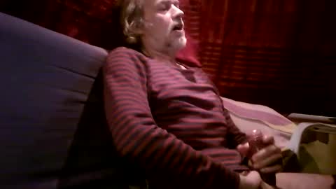 Snapshot of plus84u chatting on 14, 2, 2025 Fratzz online show from 14, 2, 2025