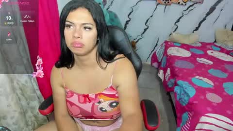 Snapshot of pocahontas_98113116 chatting on 10, 5, 2026 lesly pagina azul pocahontas982 online show from 10, 5, 2026