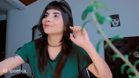 Snapshot of poeeticaa_ chatting on 19, 12, 2024 IG ipoetica online show from 19, 12, 2024