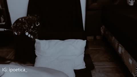 Snapshot of poeeticaa_ chatting on 24, 12, 2024 IG ipoetica online show from 24, 12, 2024