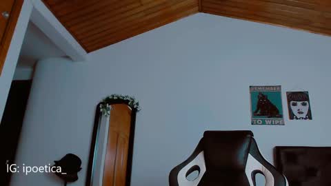 Snapshot of poeeticaa_ chatting on 27, 12, 2024 IG ipoetica online show from 27, 12, 2024