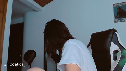 Snapshot of poeeticaa_ chatting on 18, 1, 2025 IG ipoetica online show from 18, 1, 2025