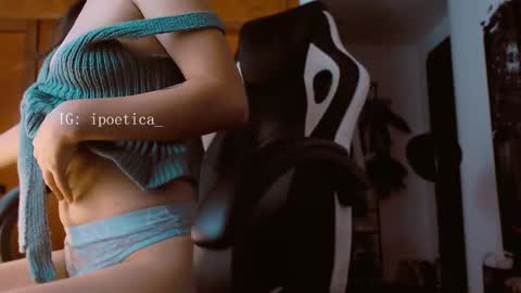 Snapshot of poeeticaa_ chatting on 11, 2, 2025 IG ipoetica online show from 11, 2, 2025