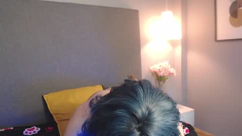  Luna  online show from 4, 1, 2025